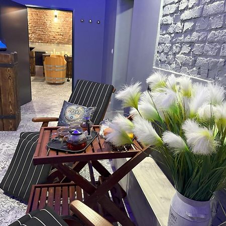 Residence Iron Cube Κάρλοβι Βάρι Εξωτερικό φωτογραφία