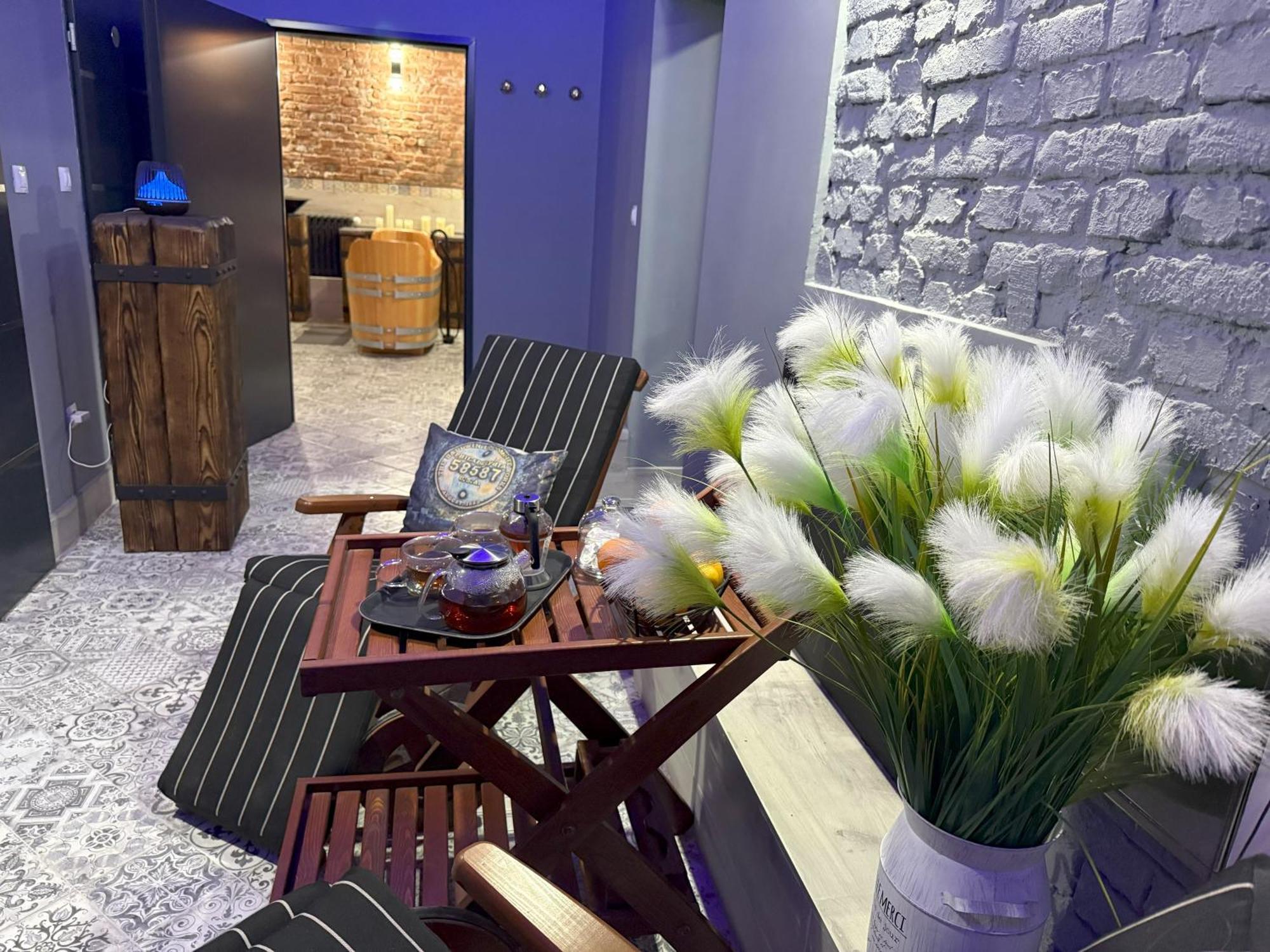 Residence Iron Cube Κάρλοβι Βάρι Εξωτερικό φωτογραφία